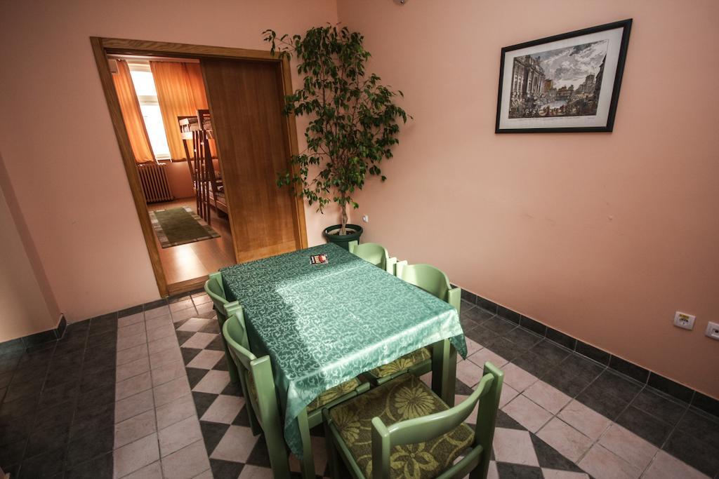 Terasa Vandrarhem Novi Sad Rum bild
