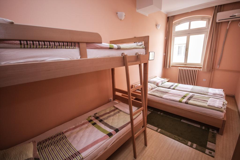 Terasa Vandrarhem Novi Sad Rum bild